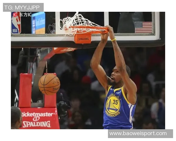 马卢阿奇精彩顺下空接暴扣成功打入本场首分展现出色表现